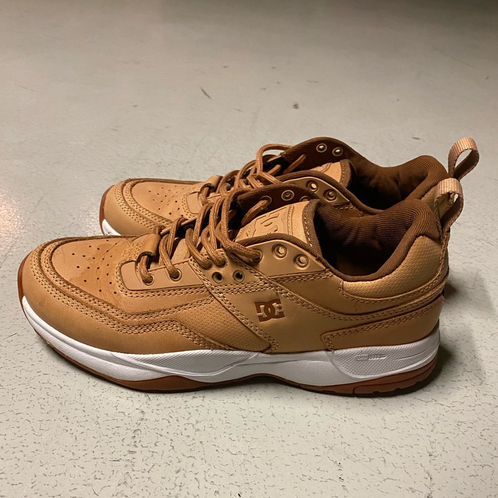 Dc woman’s brown leather sneakers